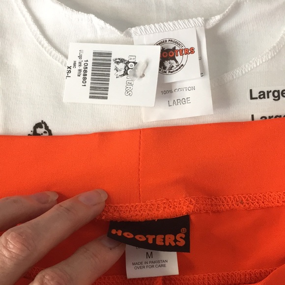 New Hooters Girl Sexy 2Pc Uniform Tank & Shorts Stretchy Both Size Large - Picture 6 of 6